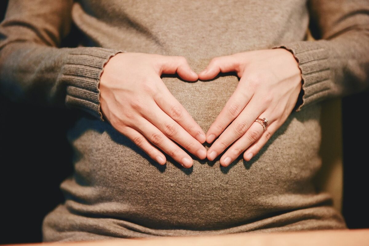 Stress in gravidanza, fa male al bambino? Consigli, cause e possibi...