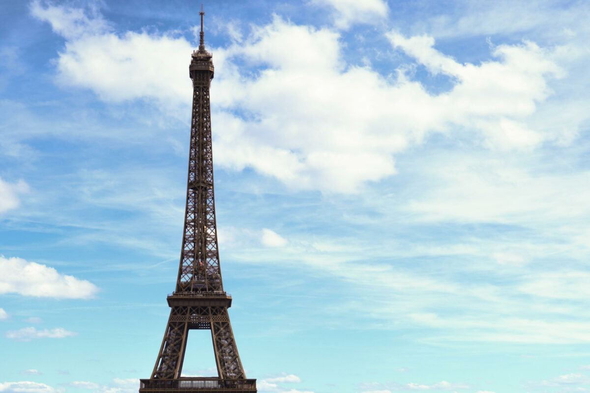 Parigi, Tour Eiffel chiusa causa sciopero nell'anniversario della morte dell'ingegnere