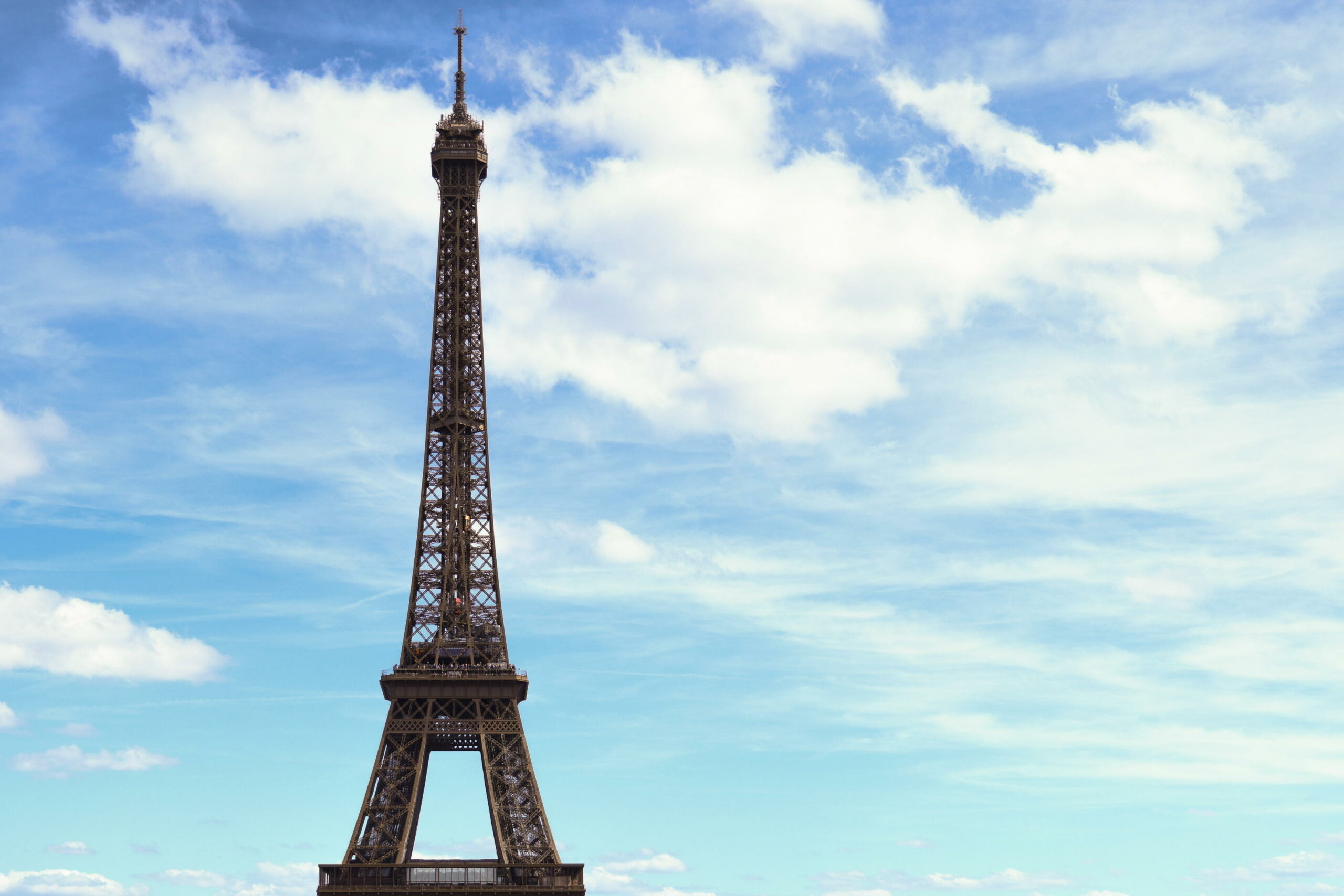 Torre Eiffel chiusa per sciopero nel centenario della morte del geniale  ingegnere francese che la creò