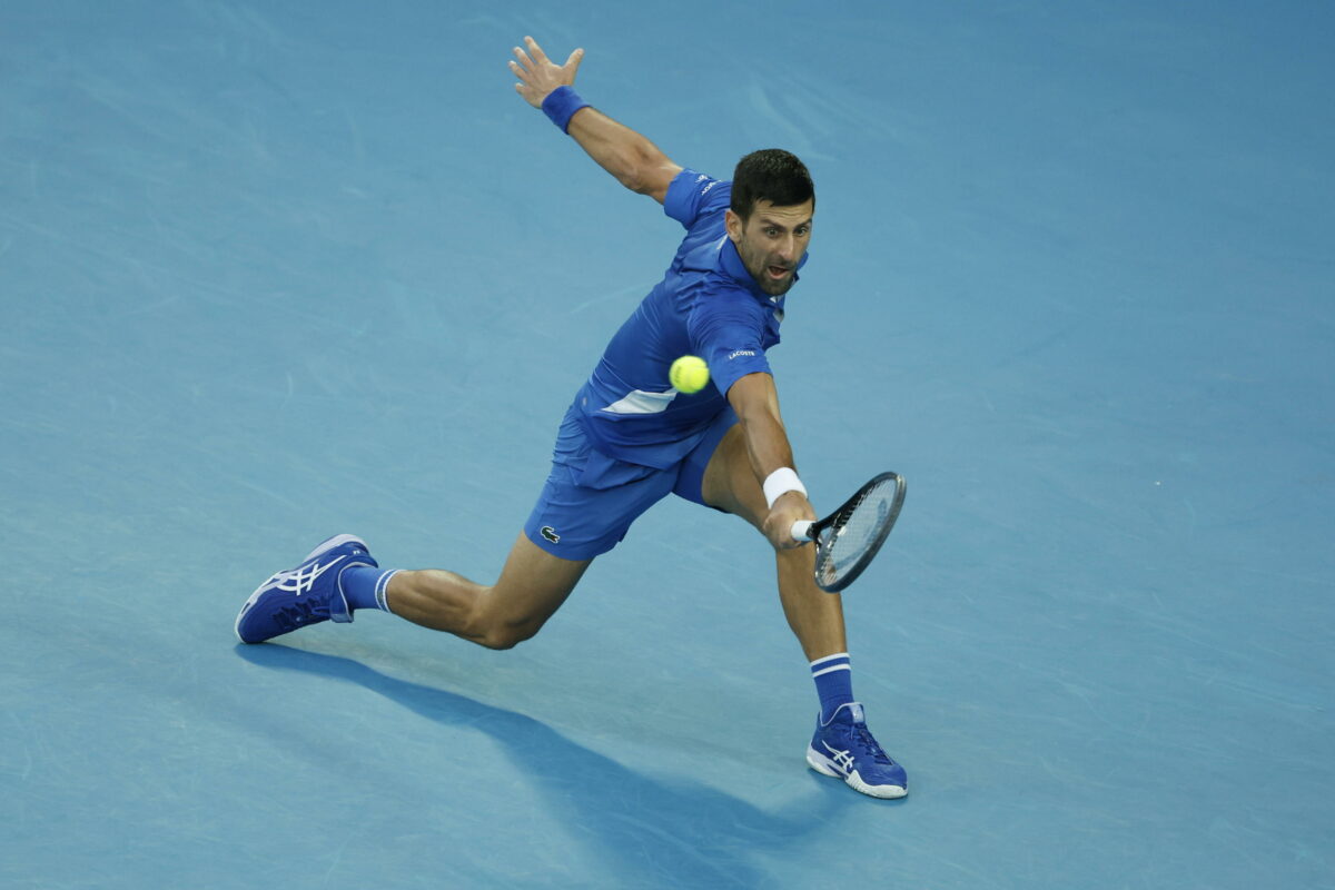 Australian Open, Djokovic vince in 4 ore e concede un set a Prižmić