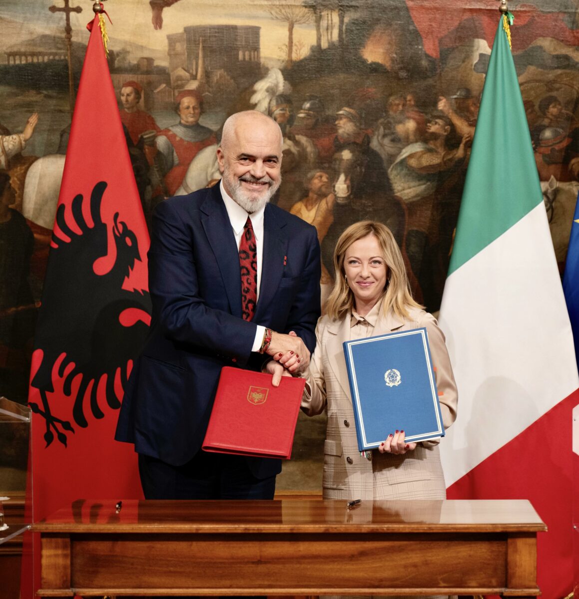 Accordo Italia-Albania sui migranti, arriva l'approvazione della Corte Costituzionale albanese