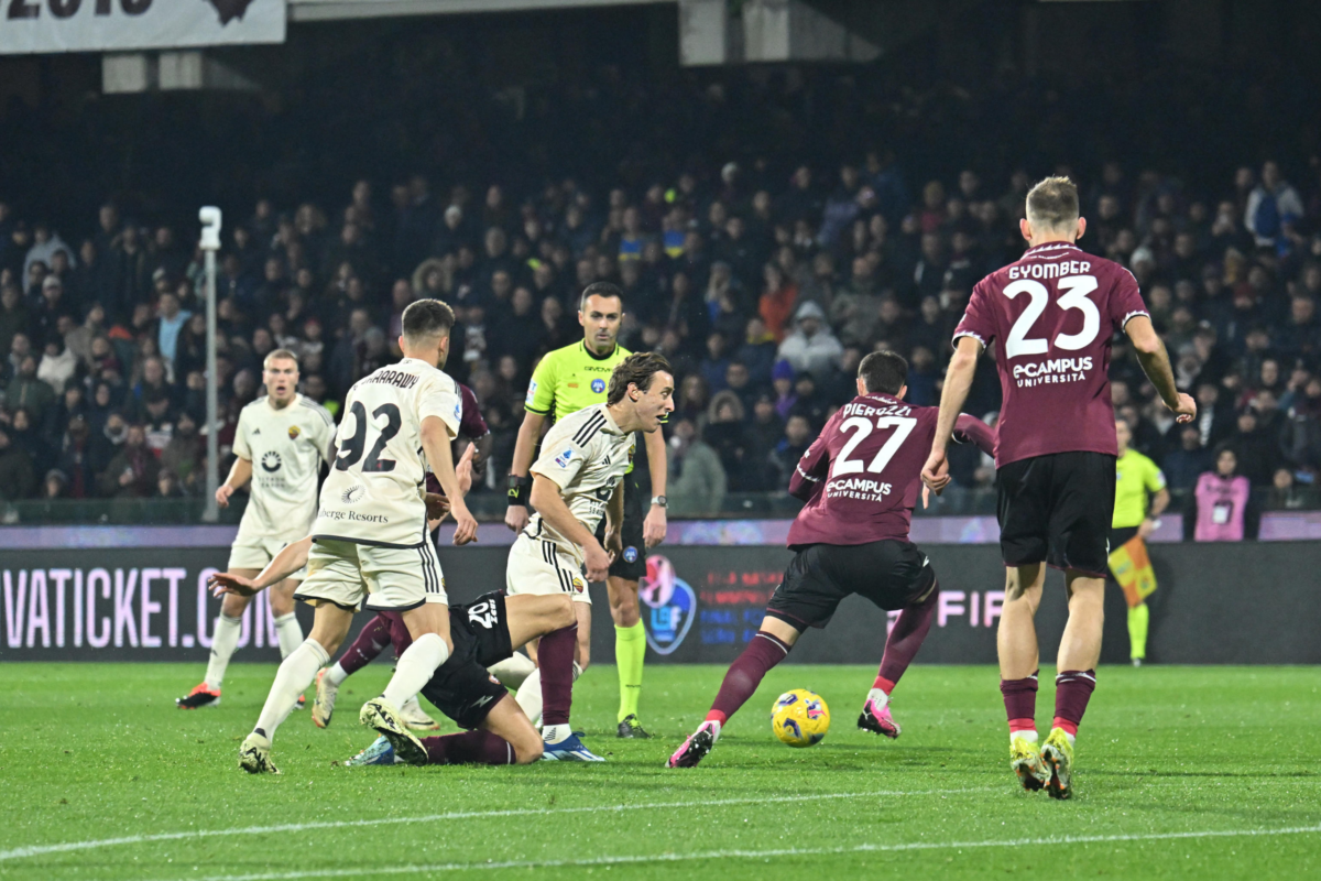 Salernitana-Roma 1-2: Dybala e Pellegrini in gol, De Rossi sorride