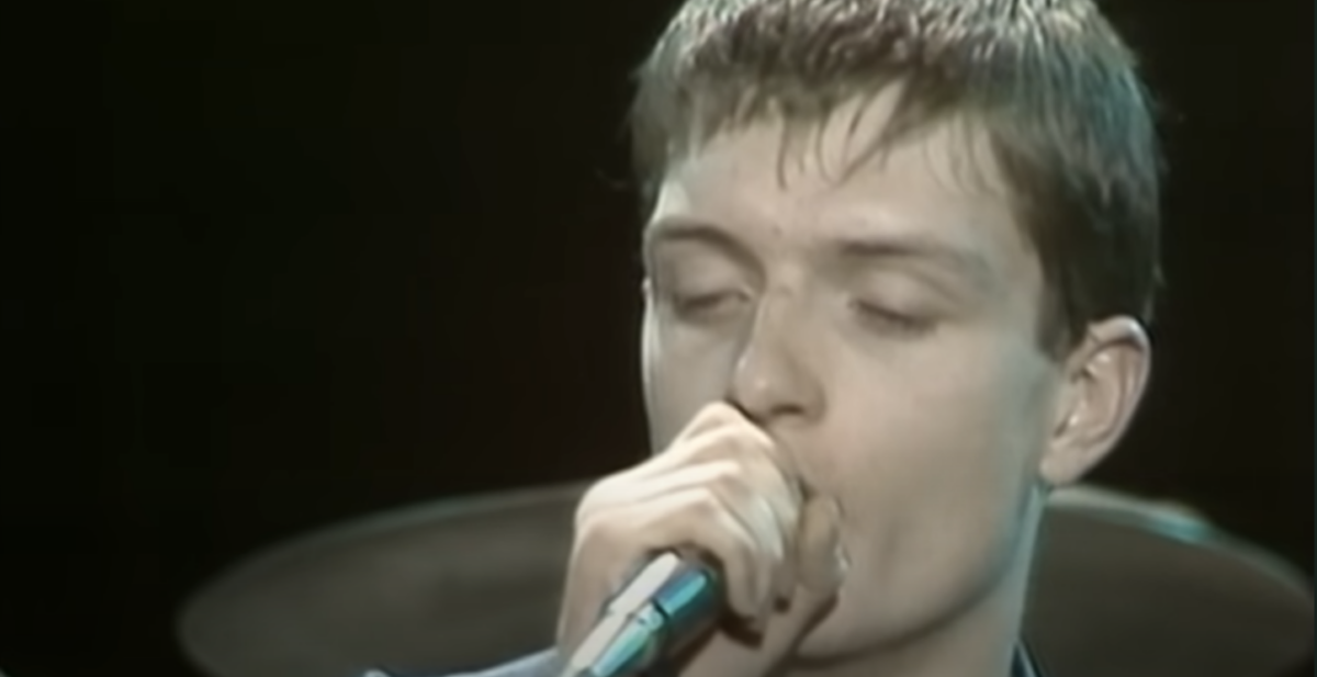 Joy Division: 45 anni fa il loro primo concerto a Londra, spuntano le foto inedite a colori