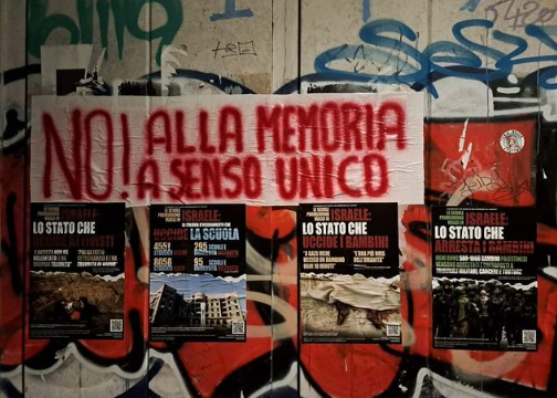 "No alla Memoria a senso unico" compaiono striscioni pro Palestina nella Giornata del Ricordo a Roma