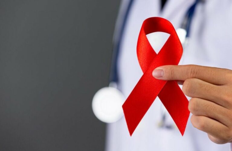 Si può contrarre l'HIV da una persona sieropositiva in cura? Ecco cosa dice la ricerca medica