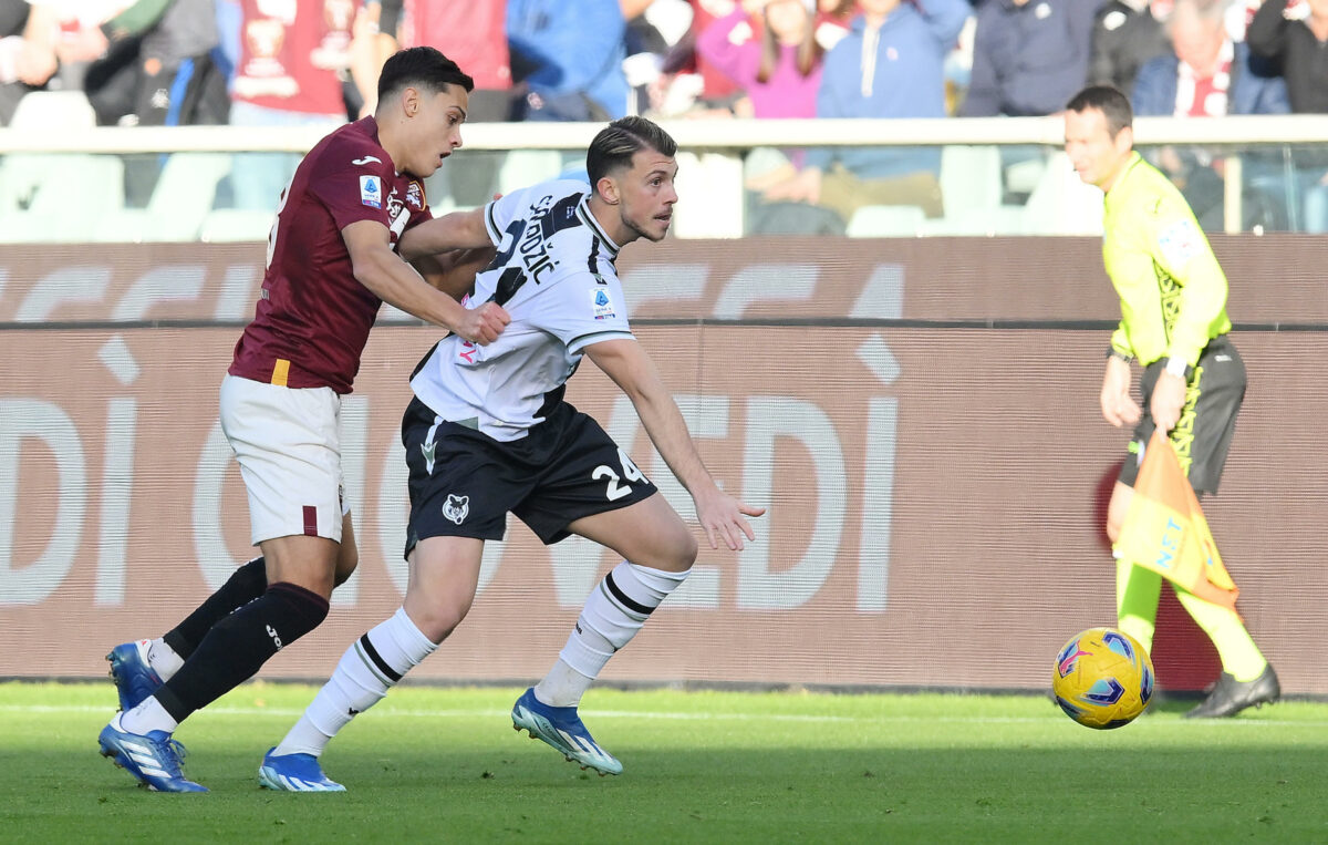 Calciomercato, l'Inter ufficializza Buchanan. Huijsen arrivato a Roma, manca poco alla firma con i giallorossi