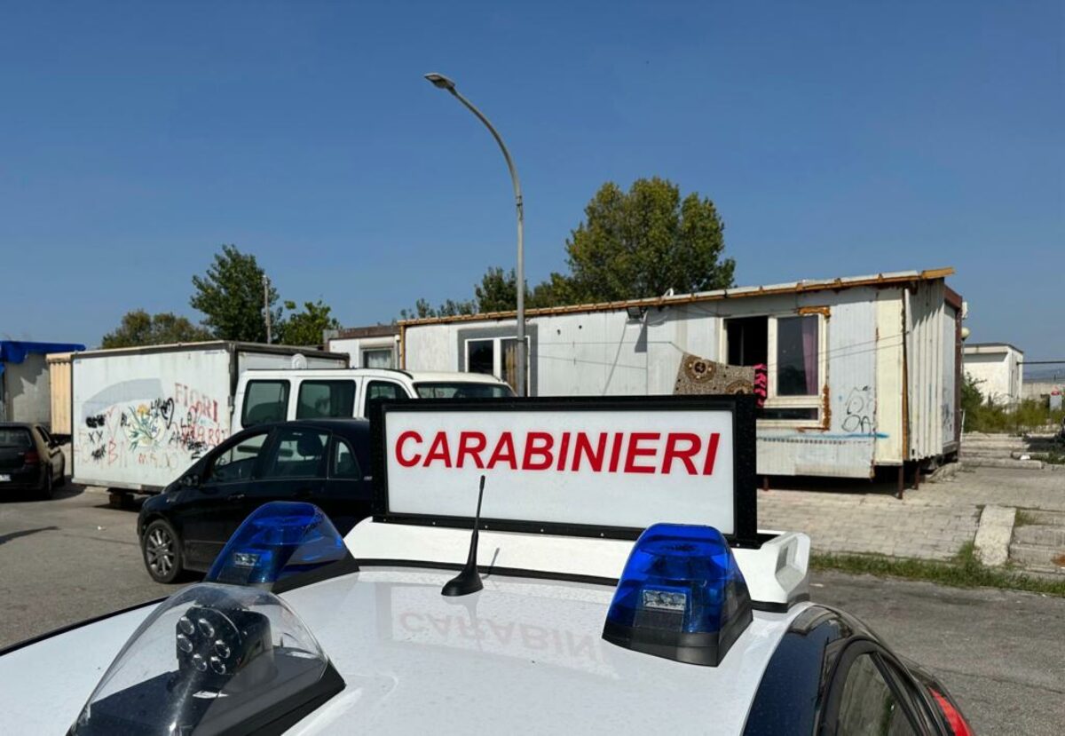 Napoli, bambina di 7 anni morta folgorata in un campo rom di Giugliano: indagini in corso