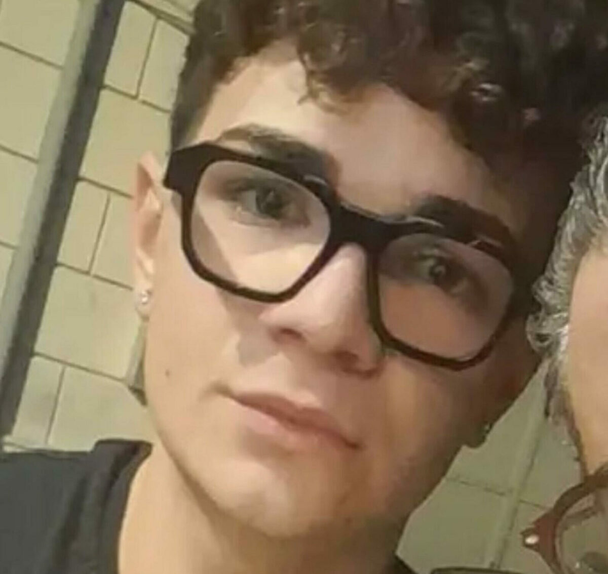 Chi è Francesco Bacchi? Il ventenne ucciso dopo una rissa in discoteca a Balestrate, Palermo. Fermato un coetaneo