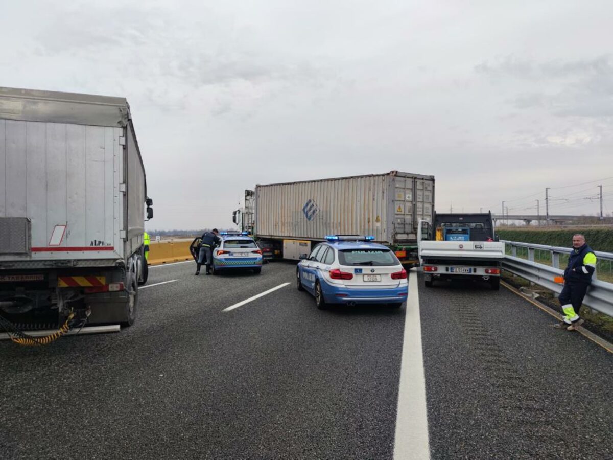 Bergamo, incidente furgone-tir a San Paolo d'Argon: chiusa la strada statale 42