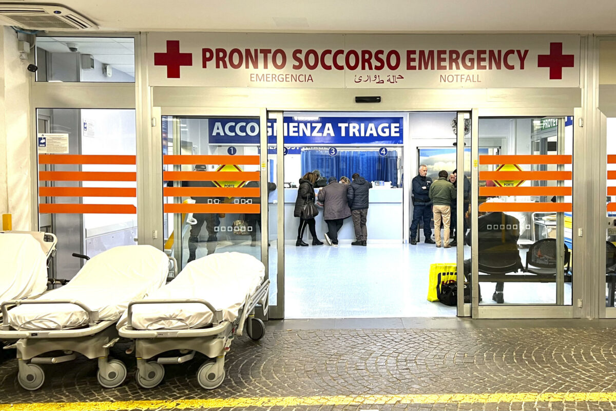 Napoli, busto di Mussolini in un ospedale: avviata ispezione interna