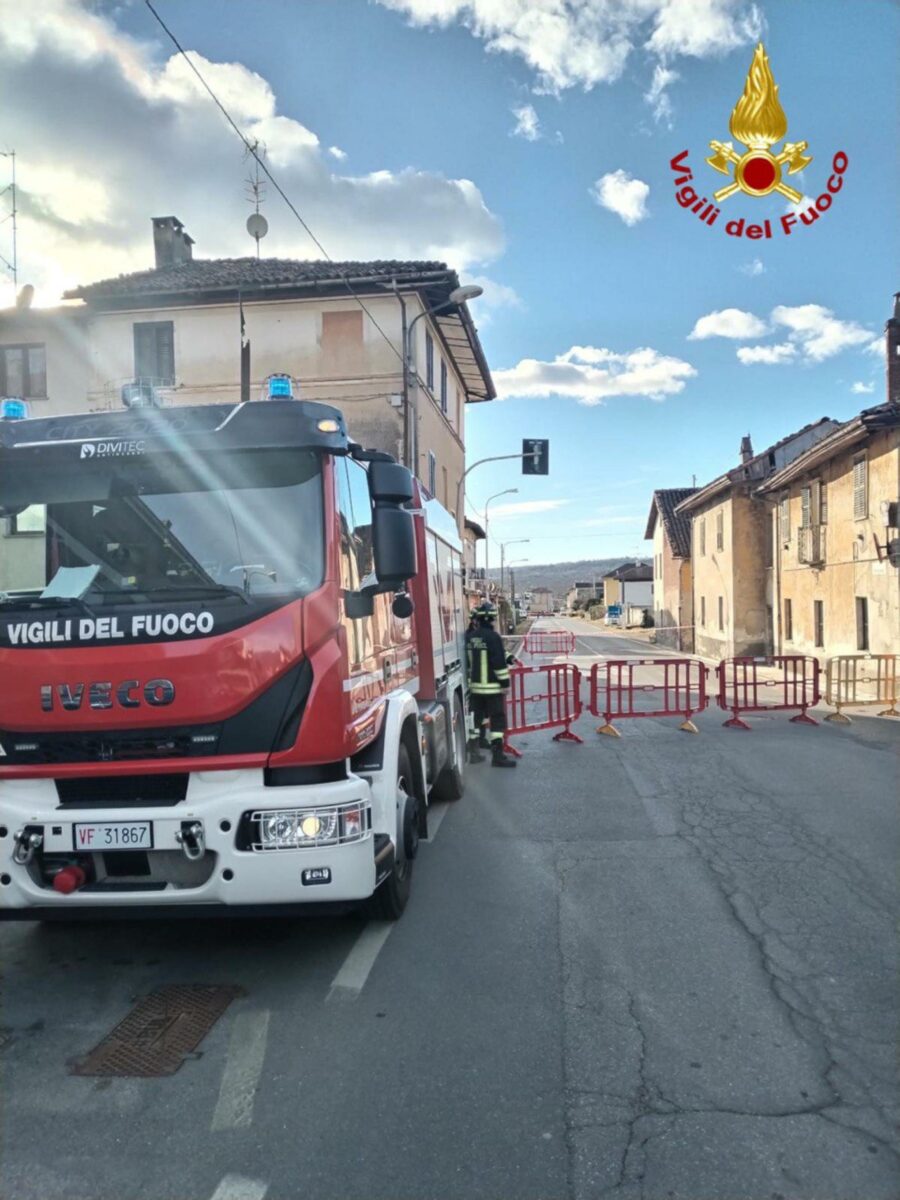 Sassari, incendio nel sottopasso di Santa Maria: salvo un anziano, traffico in tilt