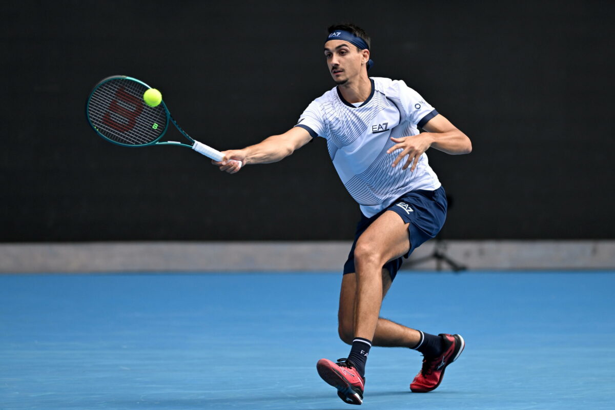 Australian Open 2024, eliminati al secondo turno gli azzurri Giulio Zeppieri e Lorenzo Sonego