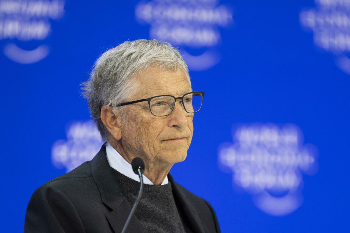 L'arrivo di Bill Gates a Palazzo Chigi, oggi incontro con Meloni su intelligenza artificiale | VIDEO