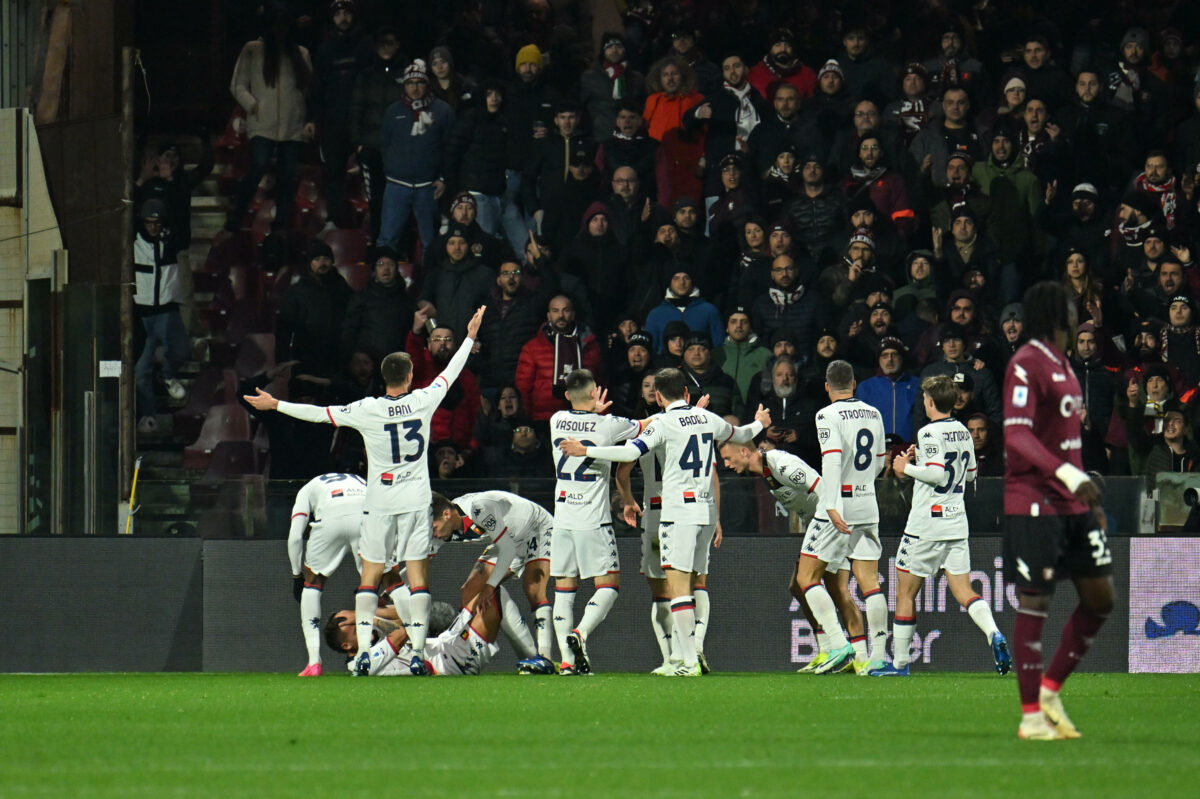 Salernitana-Genoa, Retegui in gol: durante l'esultanza viene colpito da un oggetto