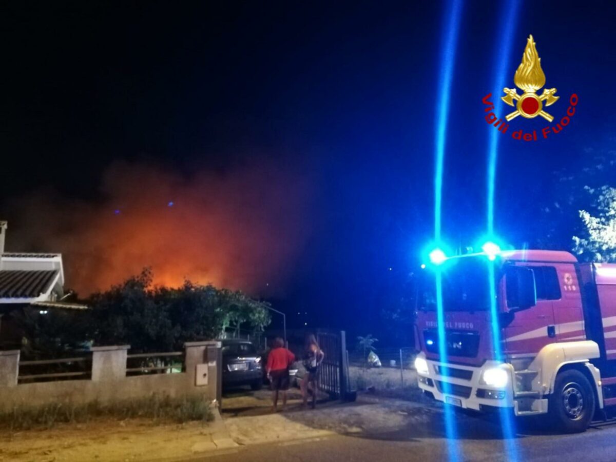 Messina, litiga con i parenti e provoca un incendio nella casa di Gioiosa Marea: arrestato un  63enne