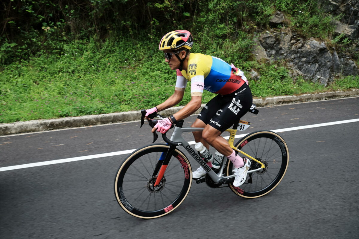 Ciclismo, Carapaz vuole il bis olimpico dopo il Tour de France