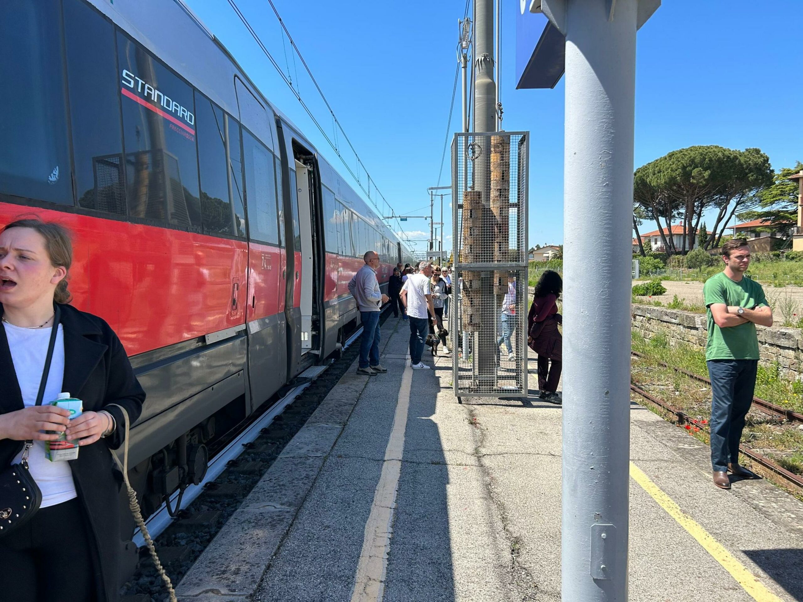 Arezzo 21enne morto investito da un treno traffico ferroviario