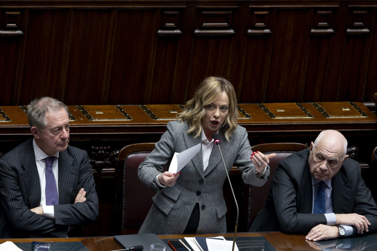 Question time, volano gli stracci tra Conte, Schlein e Meloni. L'ex premier: "Lei è una Re Mida al contrario." La Schlein: "Dia risposte"