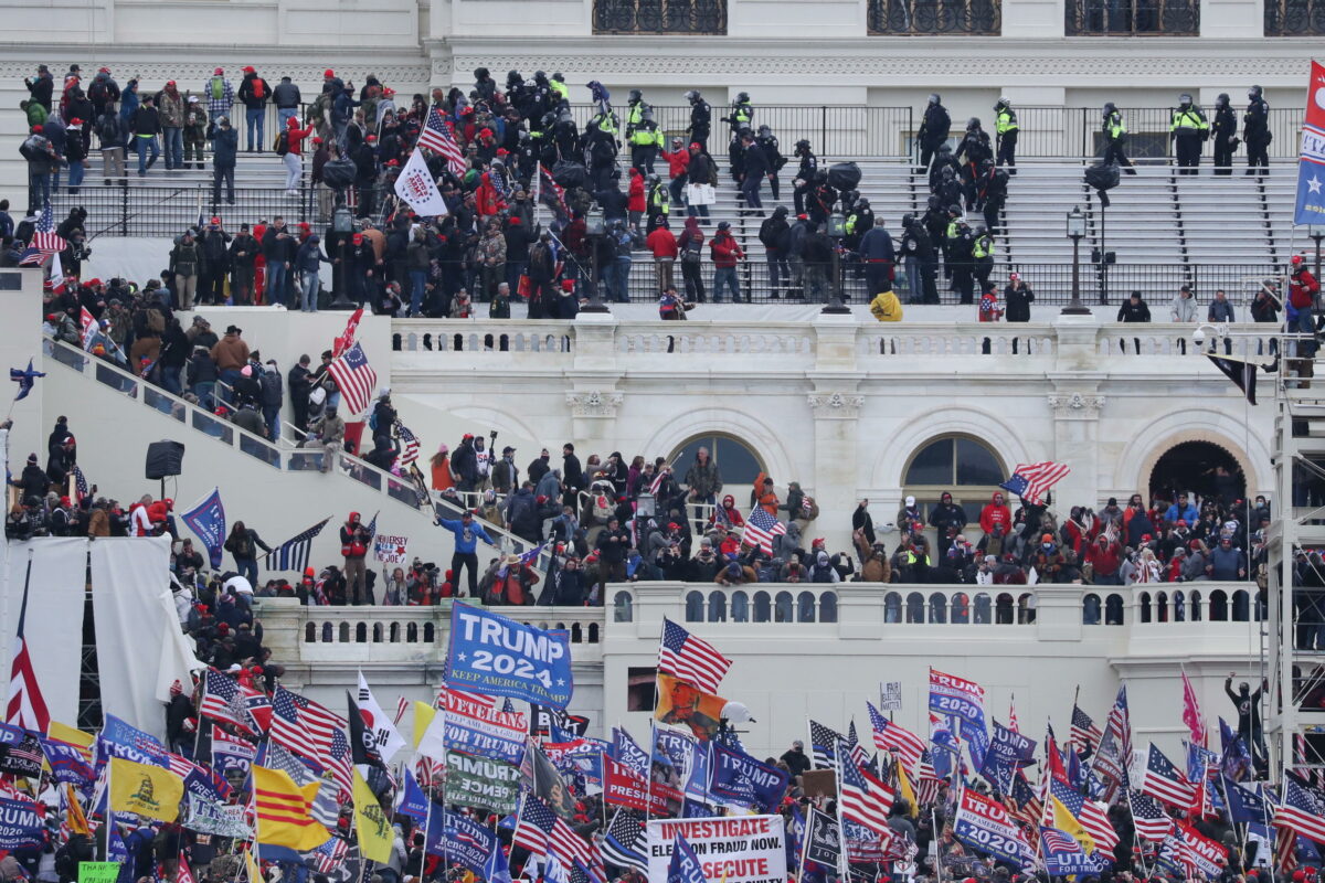 Stati Uniti, assalto al Congresso americano: Bru dei Proud Boys condannato a 6 anni