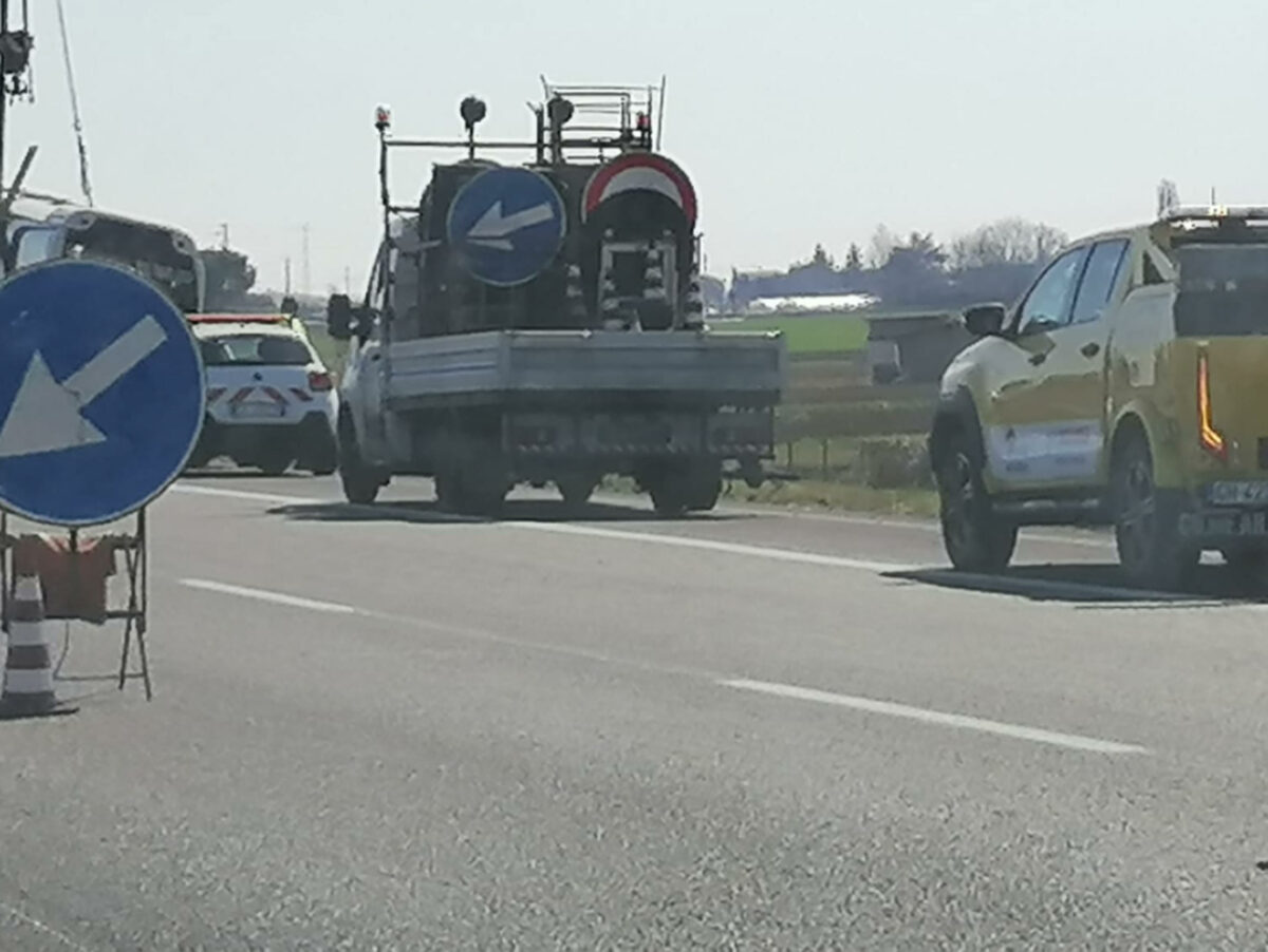 Ascoli Piceno, incidente sull'A14 all'altezza di Grottammare: coinvolti più mezzi, un ferito e traffico in tilt