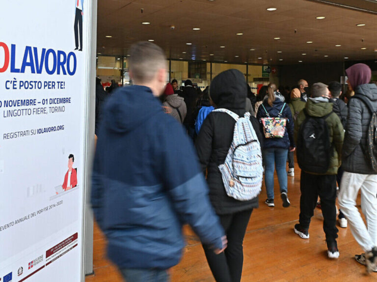 Assunzioni previste a gennaio 2024, 508mila immissioni nel mercato del lavoro: ecco dove si cerca di più