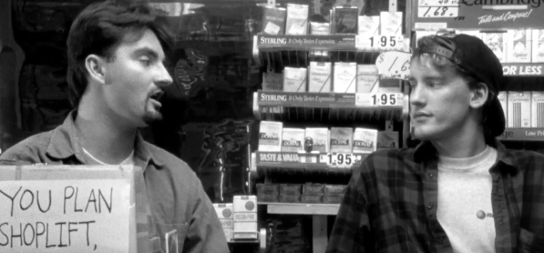 Clerks, il film cult di Kevin Smith compie 30 anni: trama, cast e trailer