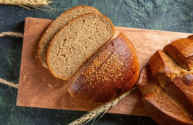 Come dimagrire senza rinunciare al pane, ecco quali sono i tipi di pane giusti per la dieta