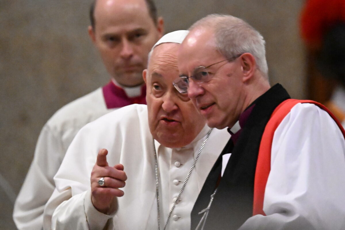 "Troppe vittime civili", il messaggio di Papa Francesco per la pace