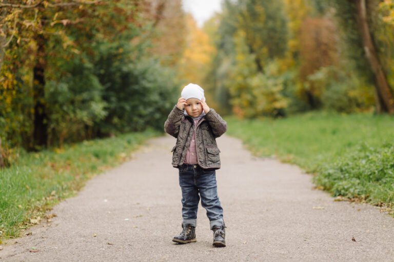 Quando inizia a camminare un bambino? Età, come aiutarlo e consigli