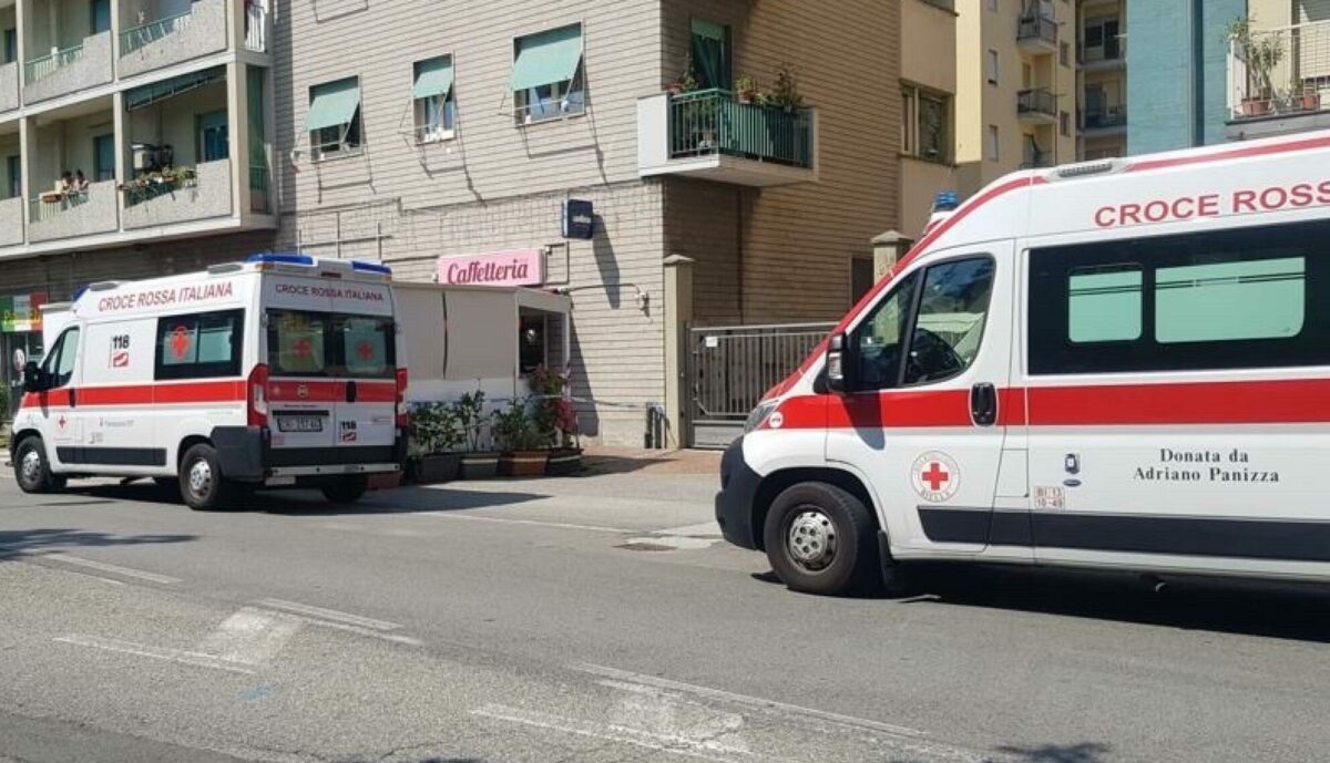 Biella, altro incidente sul lavoro, camionista ferito da balla di tessuti a Mottalciata