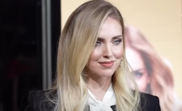 Chiara Ferragni riceve rose di consolazione, il messaggio su Instagram: "Gli amici ci sono quando ne hai bisogno" | FOTO