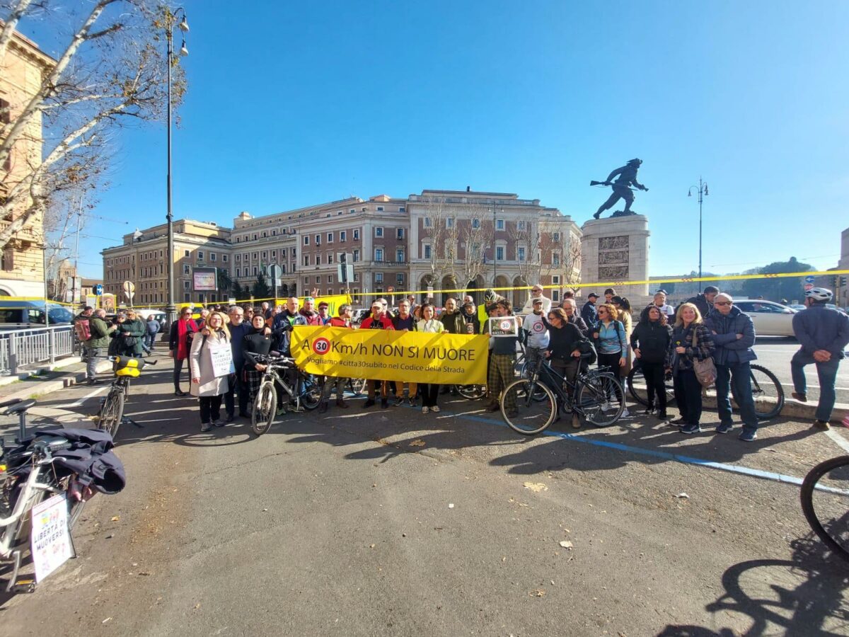 #Città30Subito, a Roma la protesta contro la direttiva del ministro Salvini. Polverini (Fiab): "È il no del MIT a essere ideologico"