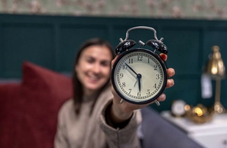 Come fare per svegliarsi presto la mattina? Alcuni consigli per adottare quest'abitudine