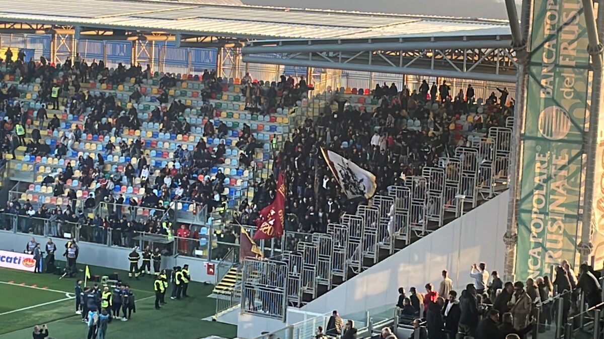 Frosinone - Roma le voci dei tifosi giallorossi in trasferta: "Ci aspettiamo tanto da Pellegrini" | VIDEO