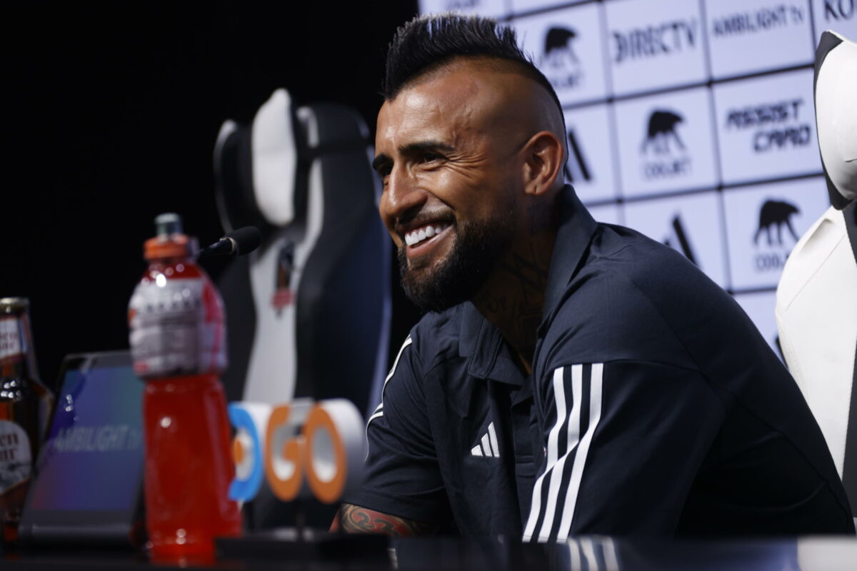 Arturo Vidal torna al Colo Colo: la presentazione è spettacolare | VIDEO