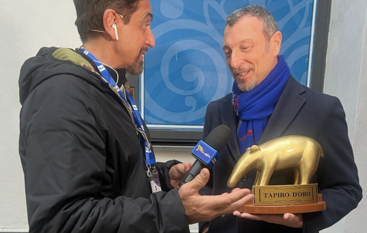 Striscia la notizia, nuovo tapiro d'oro ad Amadeus per pubblicità occulta a Sanremo 2023