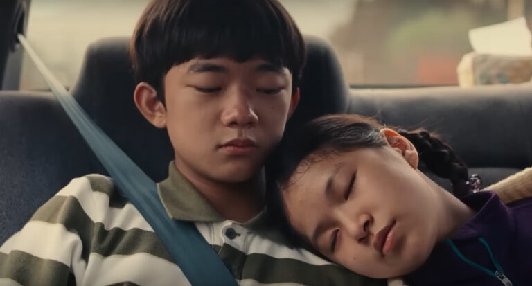 Recensione "Past Lives": debutto al cinema per la regista coreana Celine Song che con malinconico realismo ci parla del tema dell'amore impossibile