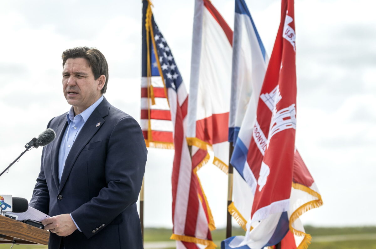 Usa, Ron DeSantis invia 1000 guardie in Texas "per fermare l'invasione al confine meridionale"