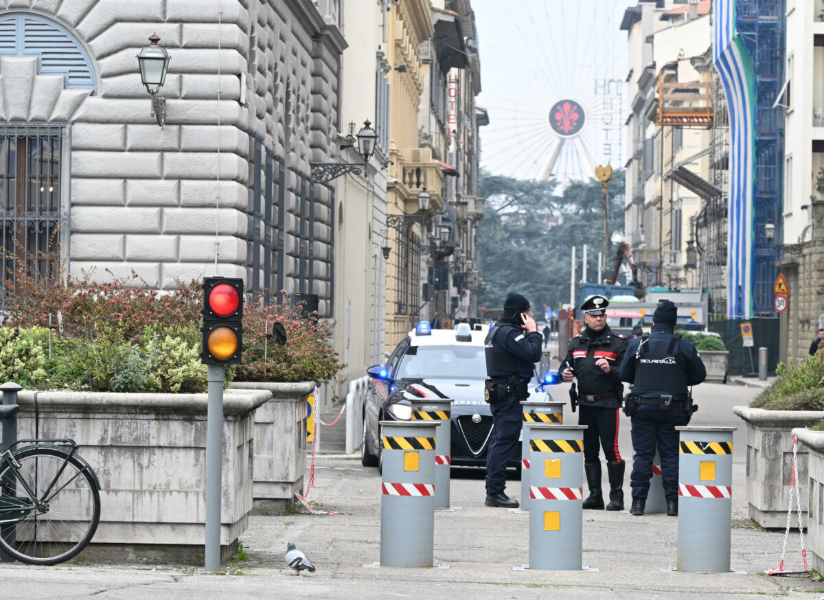 Attentato al consolato statunitense di Firenze, arriva la rivendicazione del gesto in un video: "Siamo con Hamas"