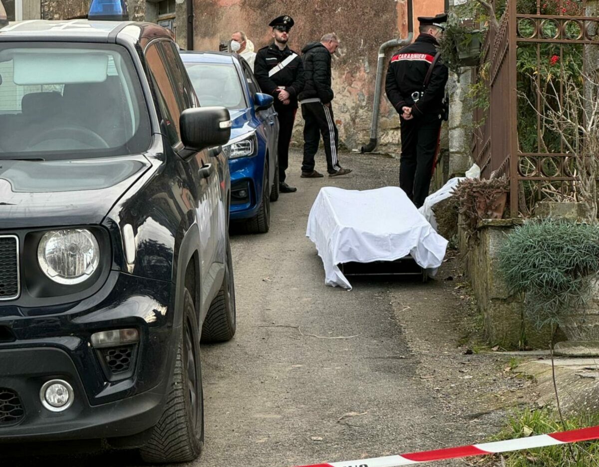 Carlo Gatti trovato morto in casa a Pavia: fermata con l'accusa di omicidio la badante, una sua parente acquisita