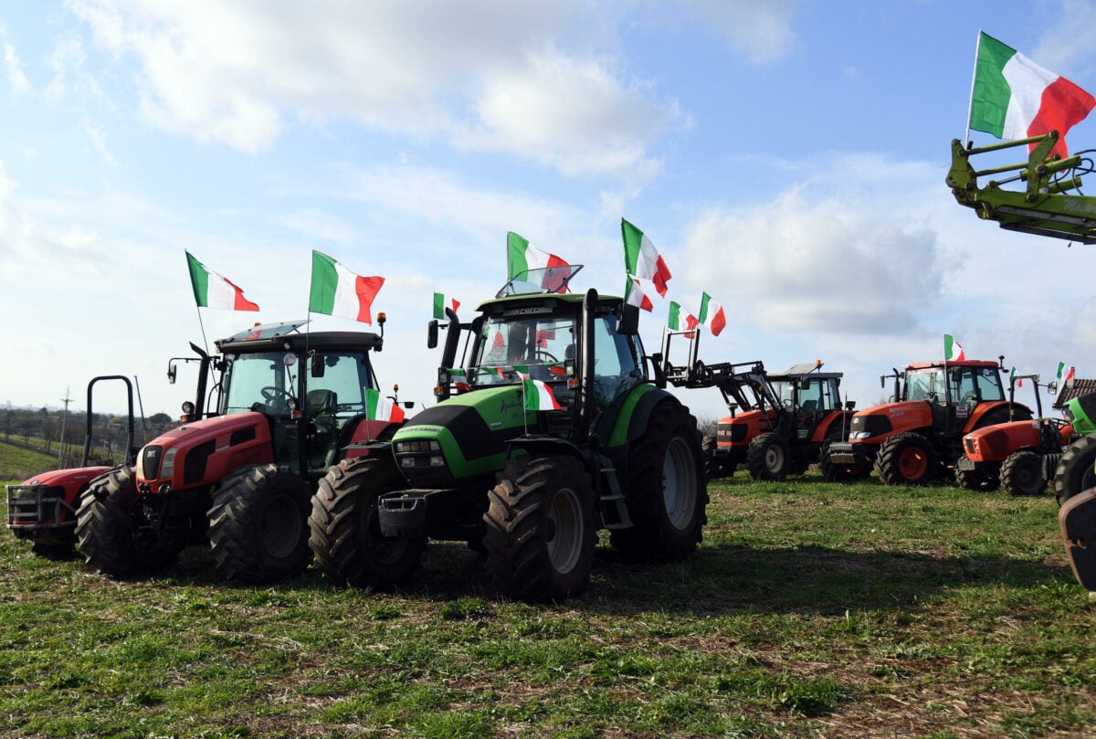 Proteste Agricoltori, partito il corteo dei trattori della Nomentana al centro di Roma. Ecco l'itinerario| VIDEO