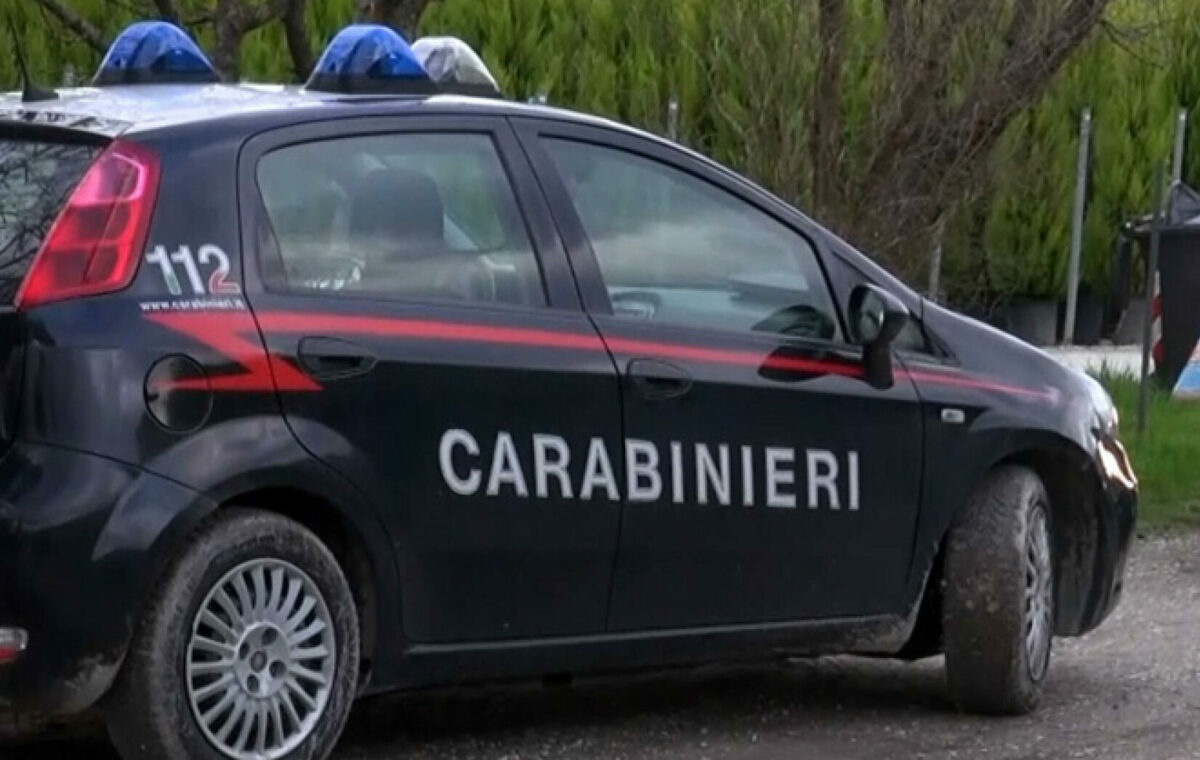 Prato, autotrasportatore ucciso a Seano: ipotesi di rapina finita male. È caccia a due uomini