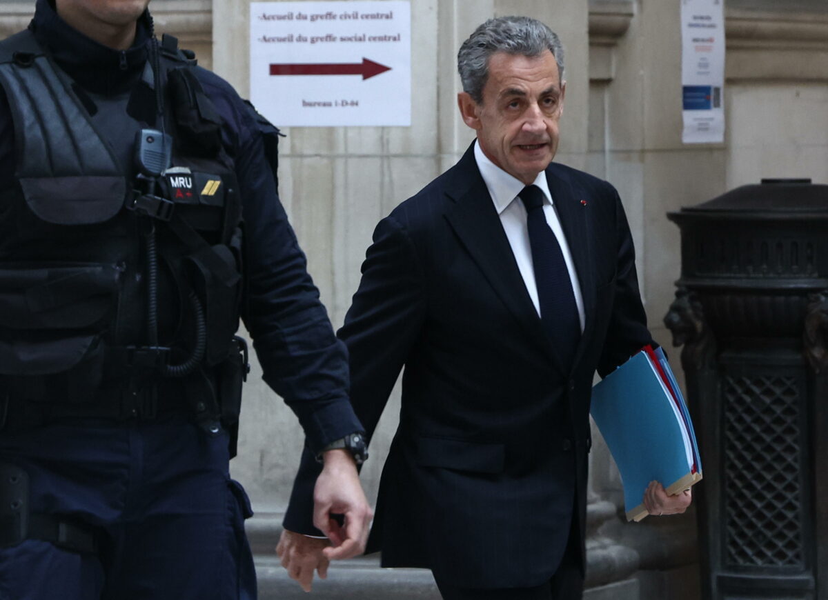 Francia, l'ex Presidente della Repubblica Sarkozy condannato ad un anno di carcere: sconterà sei mesi con la condizionale