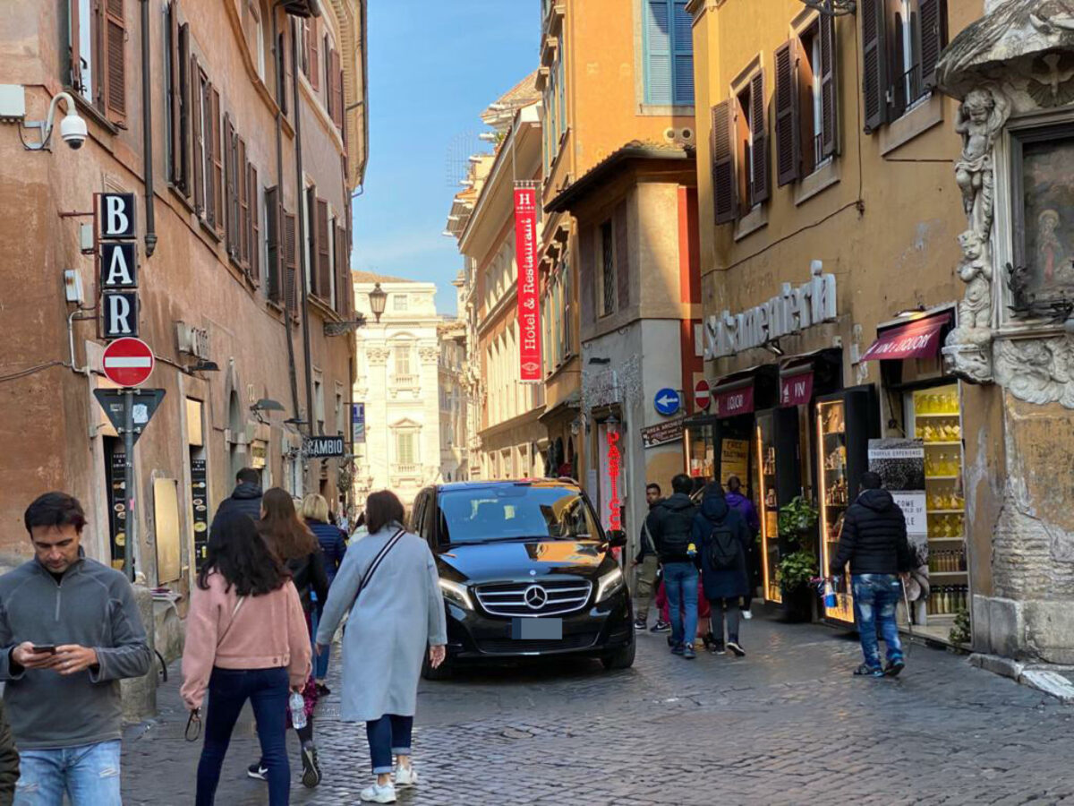 Blocco del traffico a Roma 25 febbraio 2024: chi può circolare e chi no, orari e deroghe