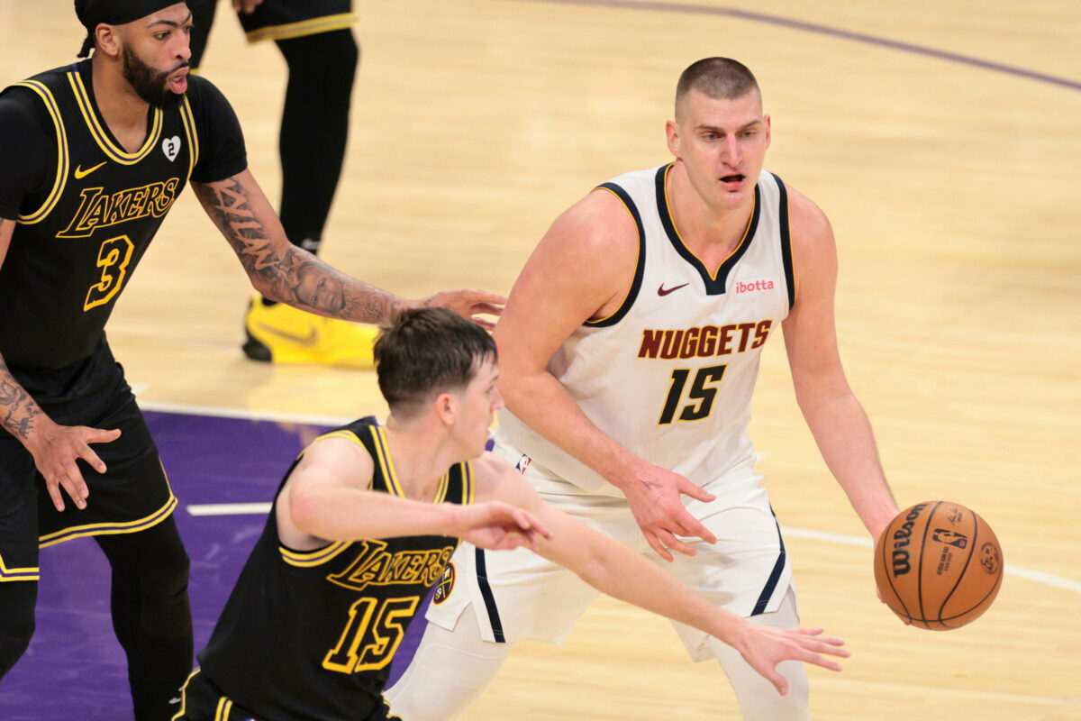 NBA, Jokic trova la tripla doppia e entra con due statistiche nella storia