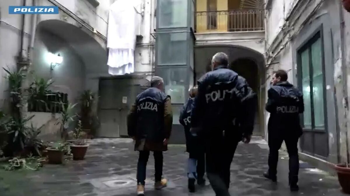 Milano, tentata rapina finisce a coltellate: 2 giovani feriti