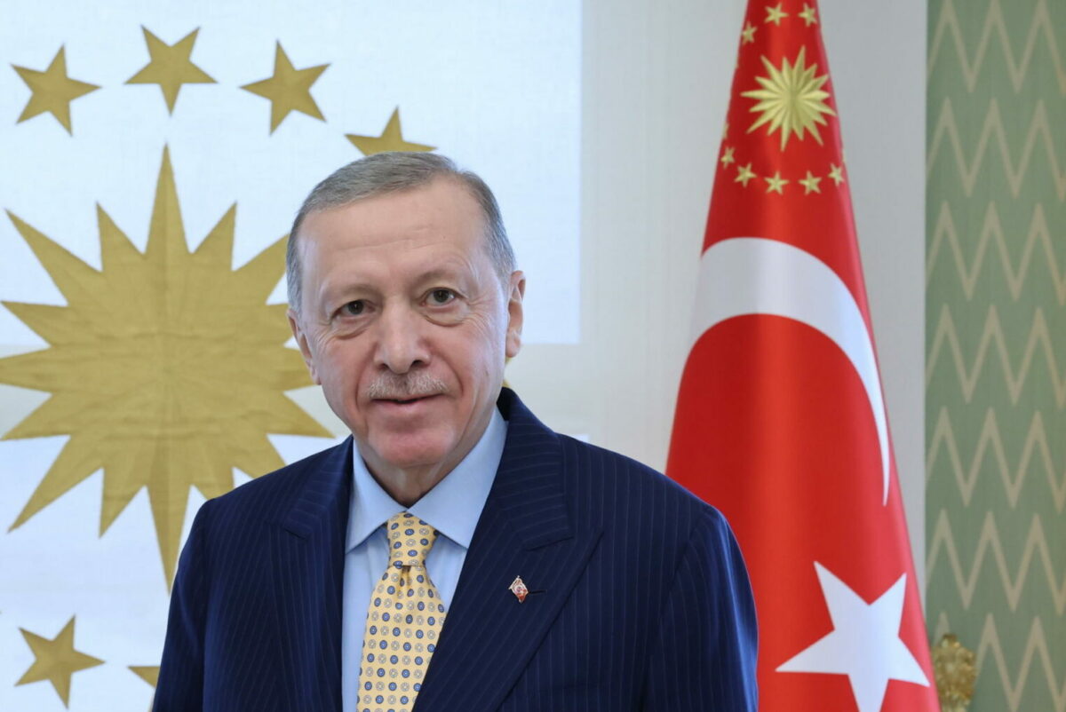 Erdogan compie 70 anni: chi è e cosa ha fatto il presidente turco? Moglie, figli, malattia e crimini