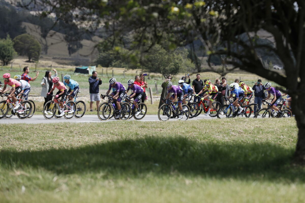 Le Samyn, al fotofinish si impone il belga Laurenz Rex