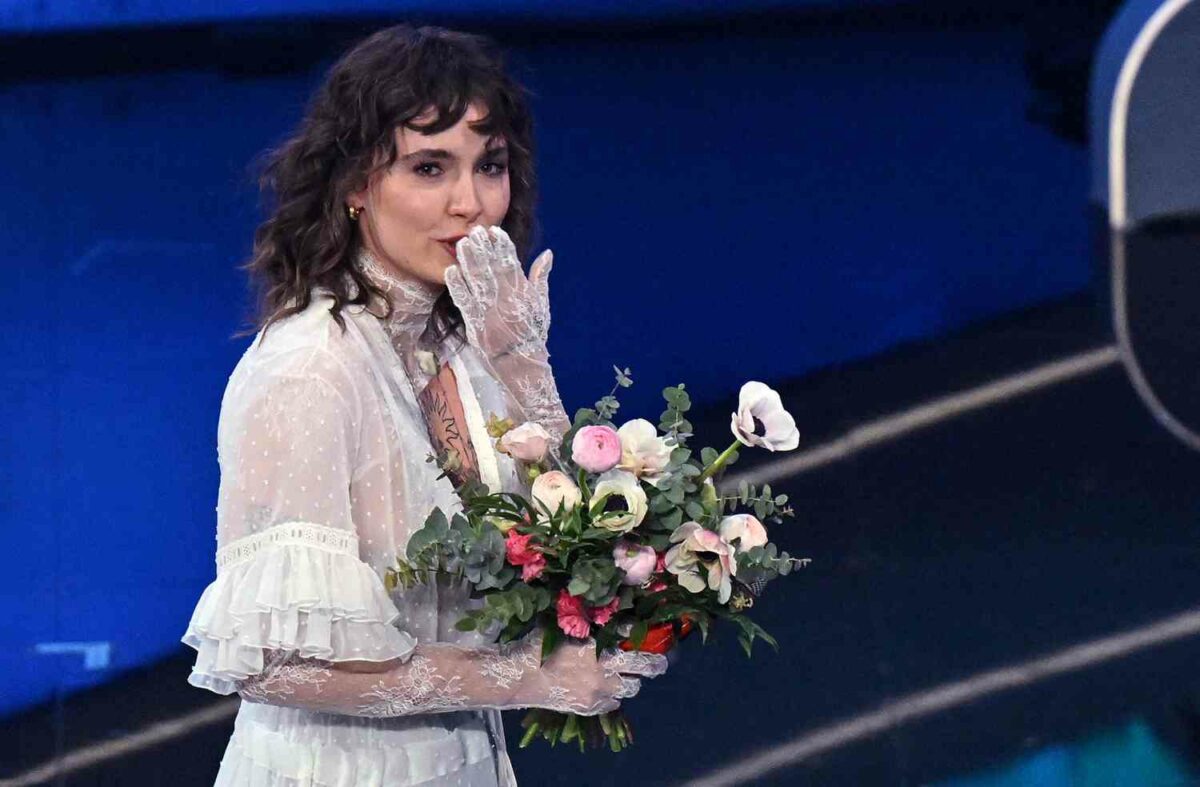 Madame a Sanremo 2024? Tutta una bufala! Arriva il video della cantante in vacanza sui pattini