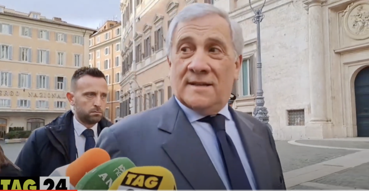 Navalny, Tajani scocca una freccia contro il Cremlino: "Evidentemente dà fastidio anche da morto". E sull'estradizione... | VIDEO